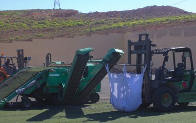 Retirada del césped del Campo de Fútbol de Agüimes con Green Machine de Fieldturf
